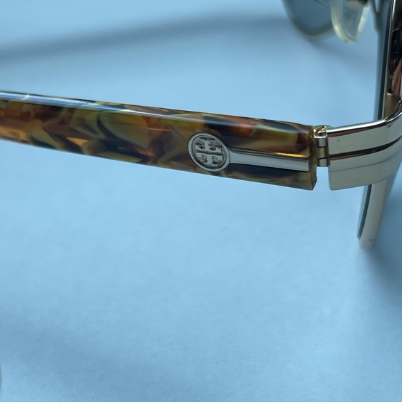 Tory Burch Aviator Sunglasses / Includes Case / Like NEW condition main image 6